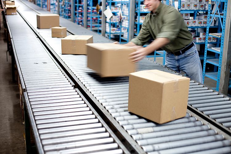 Was leisten automatisierte Logistikprozesse für den Online-Handel?